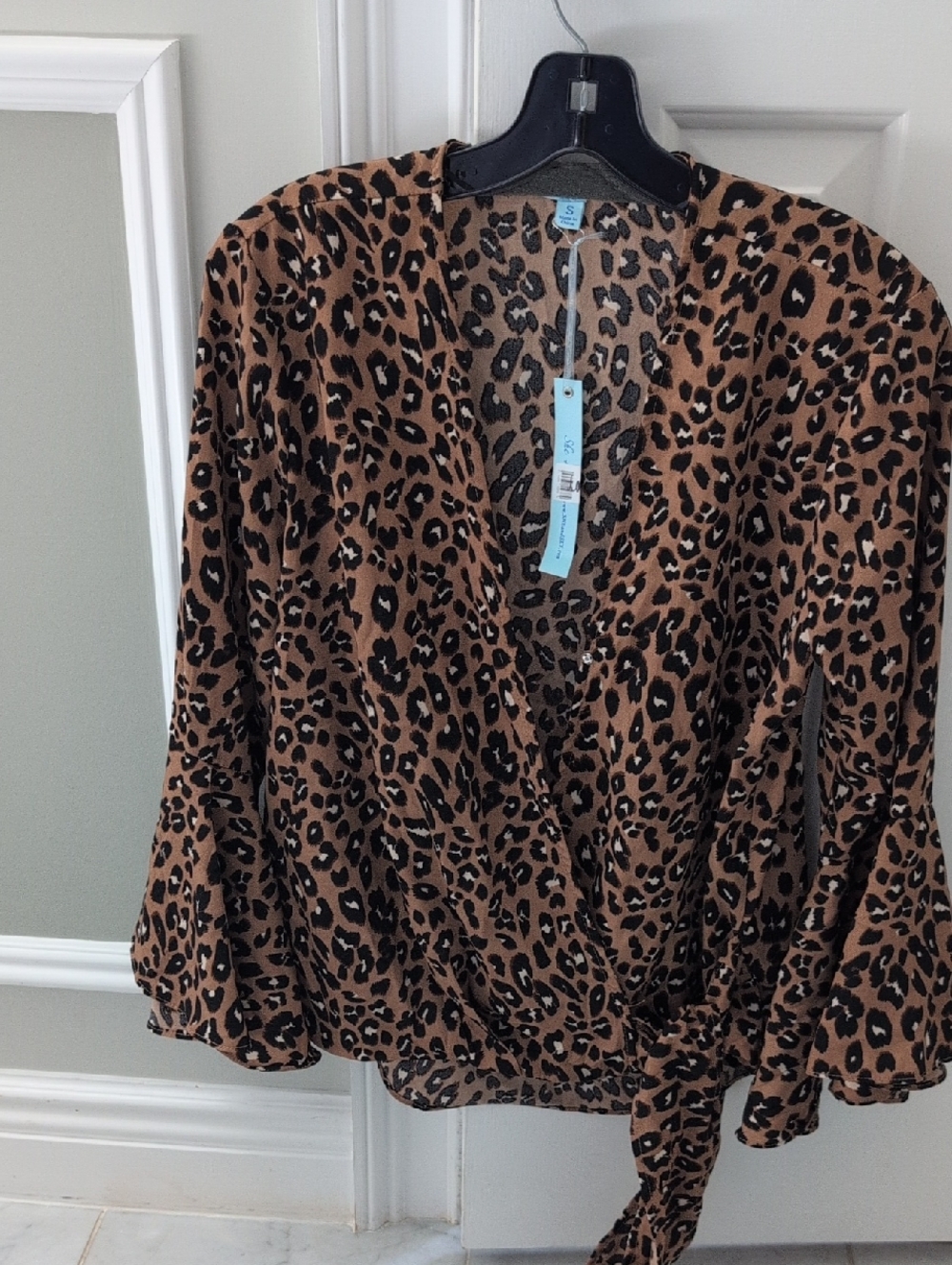 She + Sky Size Small Animal Print Wrap Style Blouse. NWT